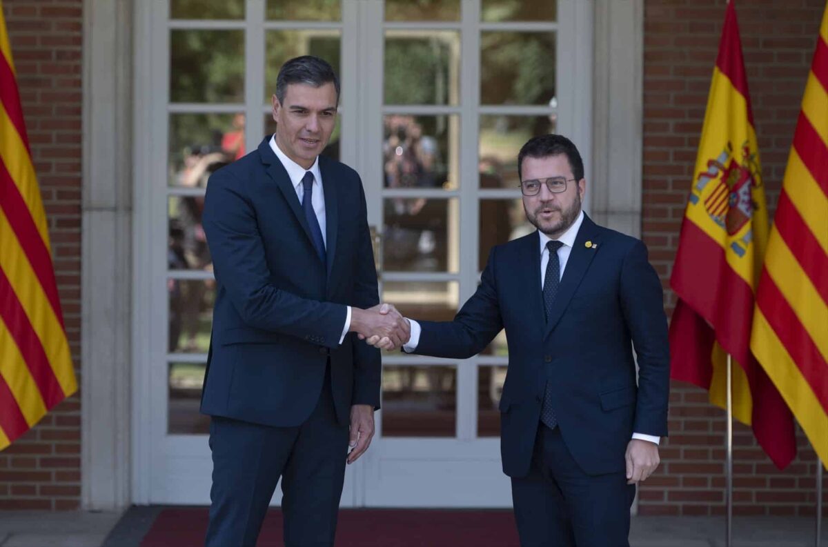 Sánchez y Aragonés se reunirán el 21-D para acelerar la financiación «singular» de Cataluña y el traspaso de Rodalies