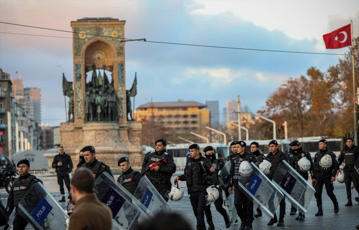 Al menos cinco detenidos en Estambul por asaltar el Consulado de Israel