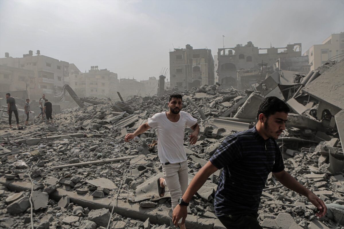Ascienden a 765 los palestinos muertos tras los bombardeos de Israel en la Franja de Gaza