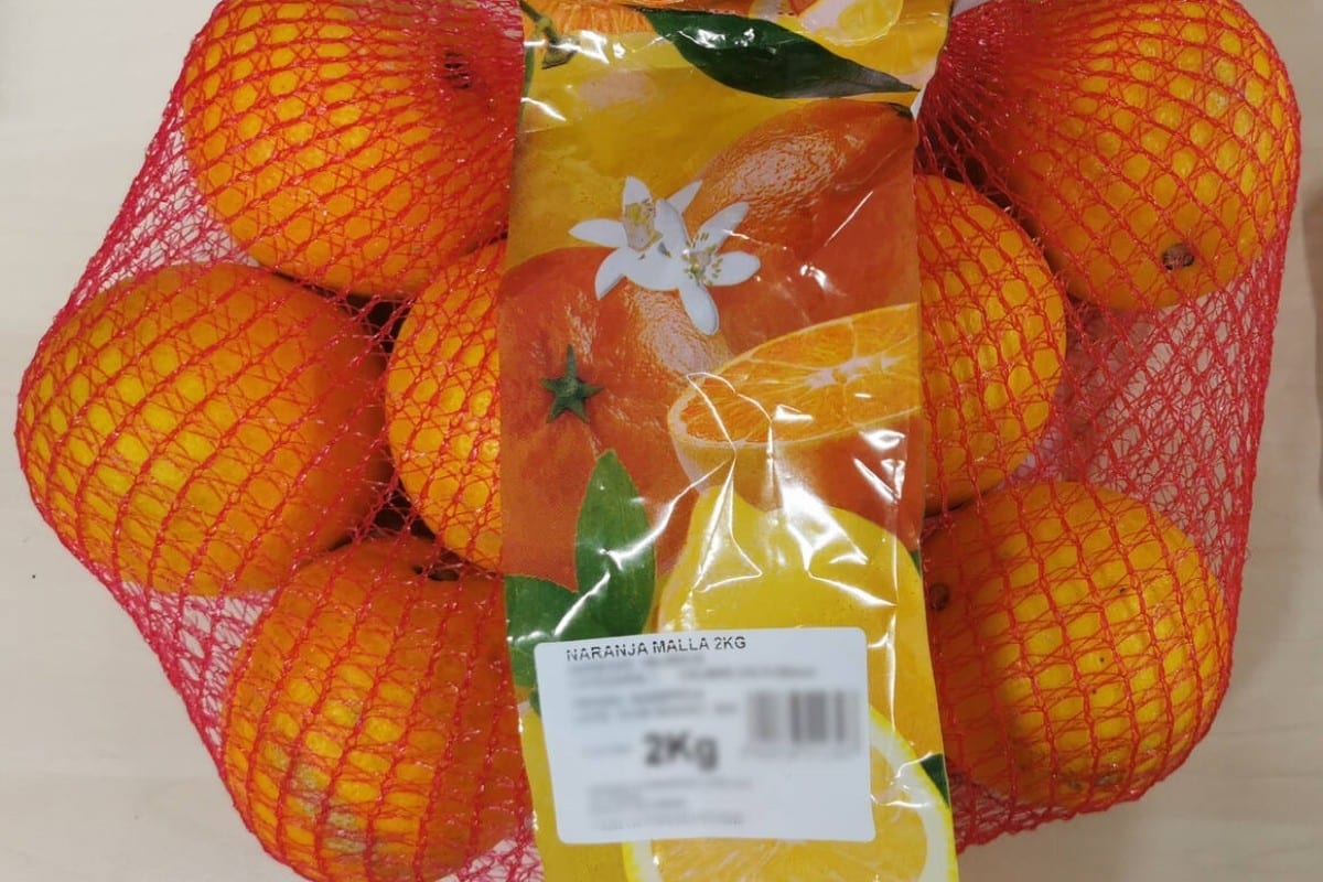 Agricultores valencianos denuncian la venta en supermercados de cítricos importados que no cumplen los estándares de calidad