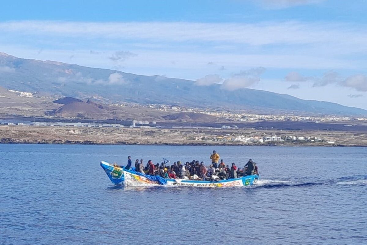 Llega a Tenerife una nueva patera con una treintena de inmigrantes a bordo