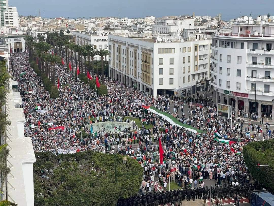 Miles de personas se manifiestan en Rabat a favor de Hamás