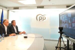Núñez Feijoo y González Pons este viernes. Europa Press.