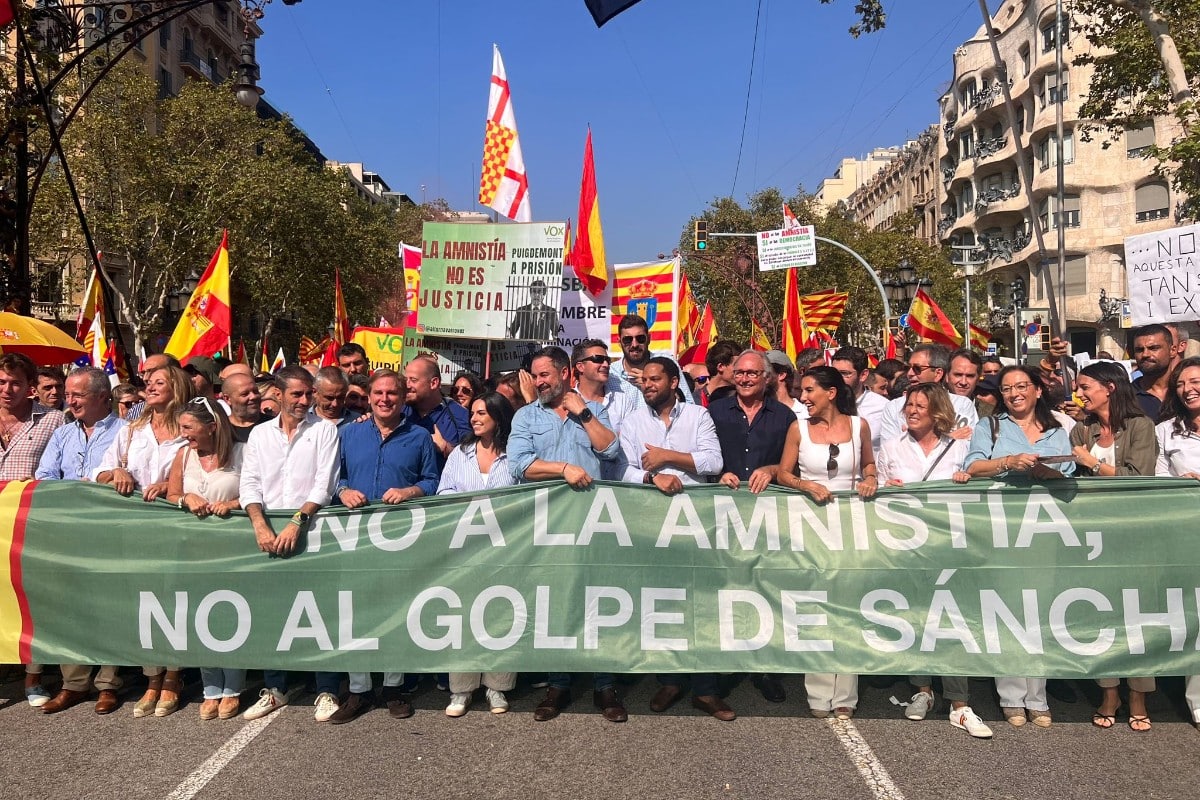 Abascal, en Barcelona: «Pararemos en los tribunales y en las calles el golpe que se pretende perpetrar desde La Moncloa»
