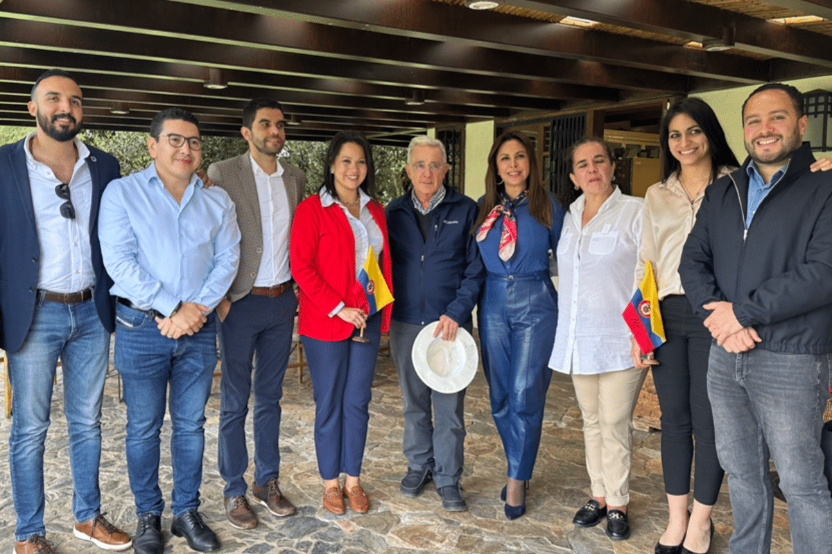 Foro Madrid se reúne con el expresidente Álvaro Uribe en Colombia