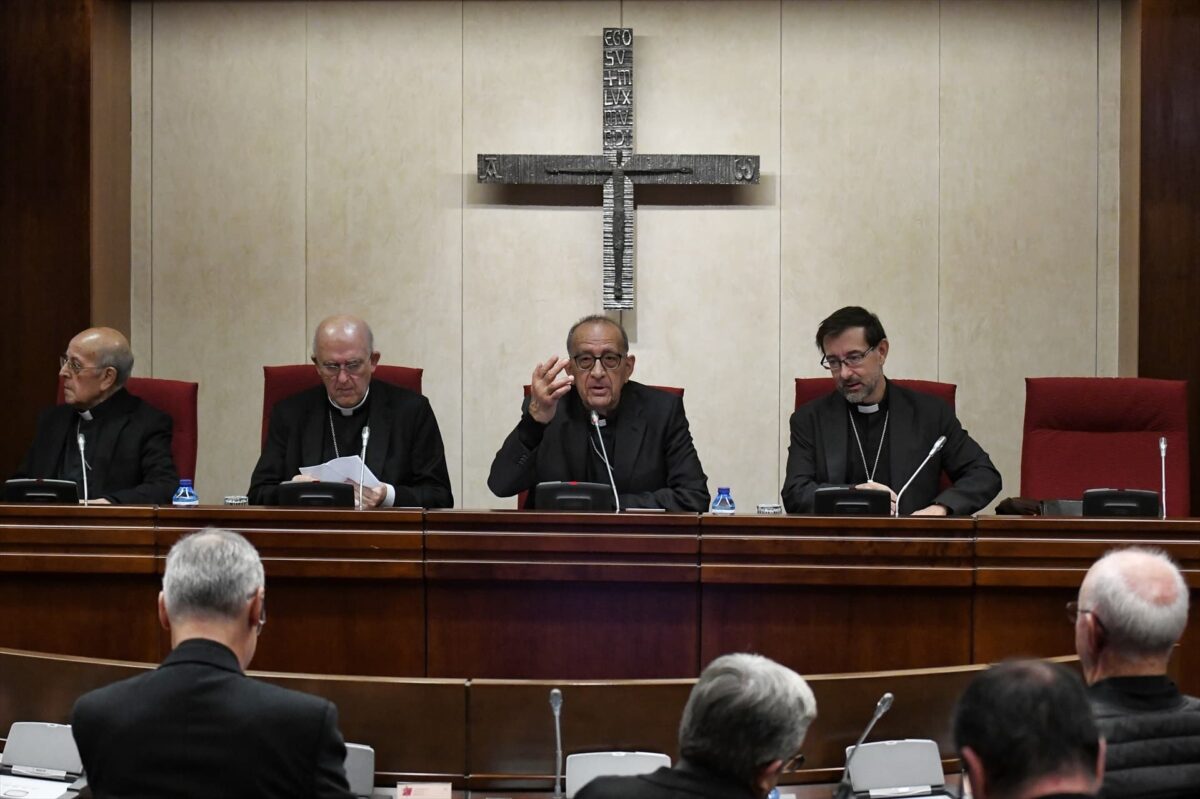 Los obispos españoles analizan un plan de reparación integral a víctimas de abusos en la Iglesia