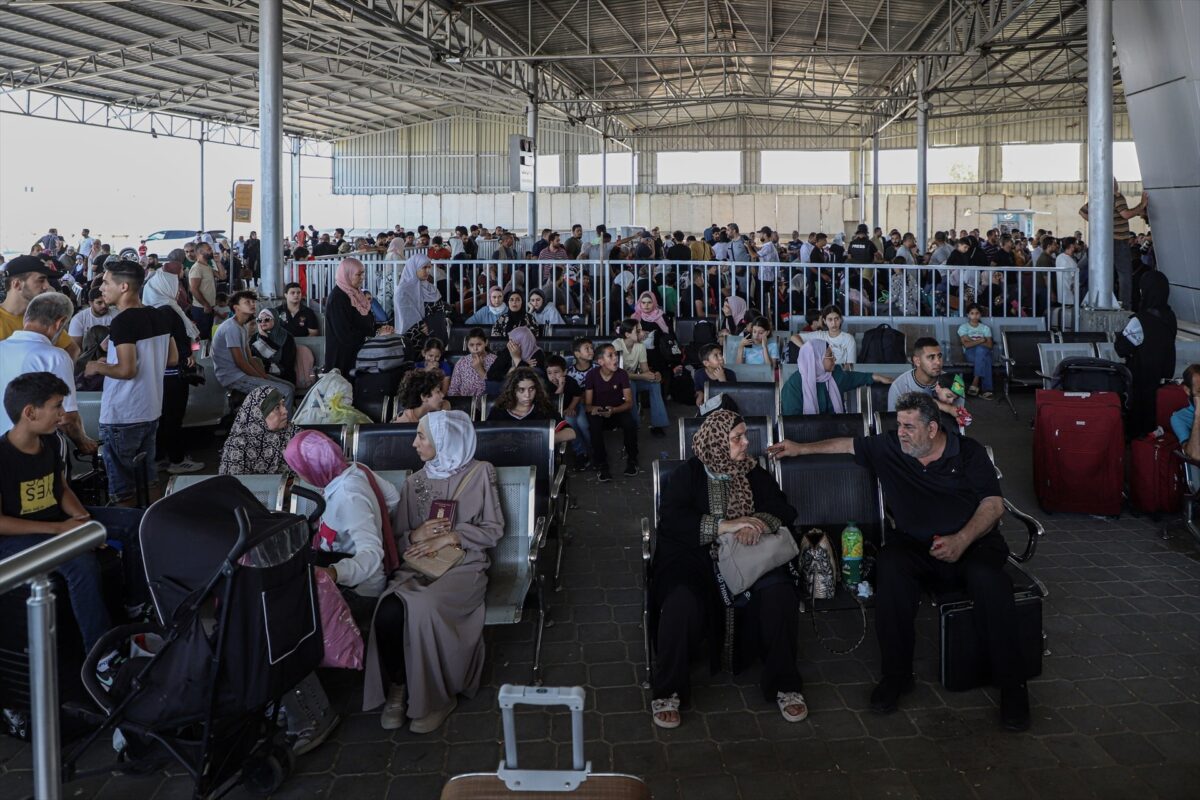 Las autoridades de Gaza dicen que más de 80 personas con pasaporte español podrían salir este martes de la Franja
