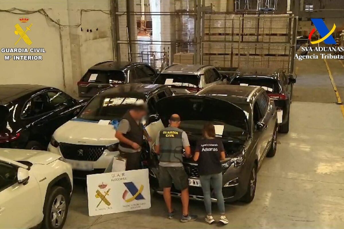 La Guardia Civil intercepta en el Puerto de Algeciras quince vehículos robados