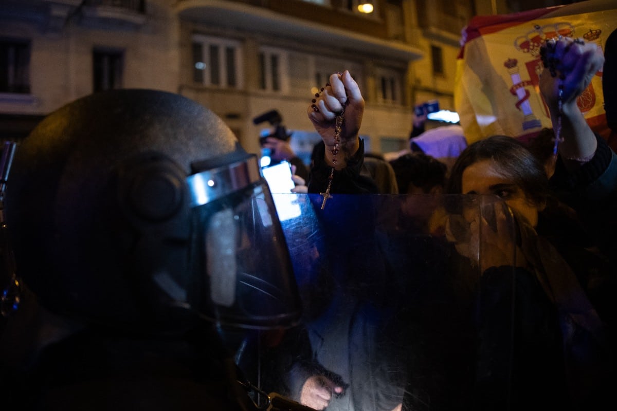 Más de 1.000 personas se concentran por décima noche en Ferraz, en una protesta sin incidentes reseñables