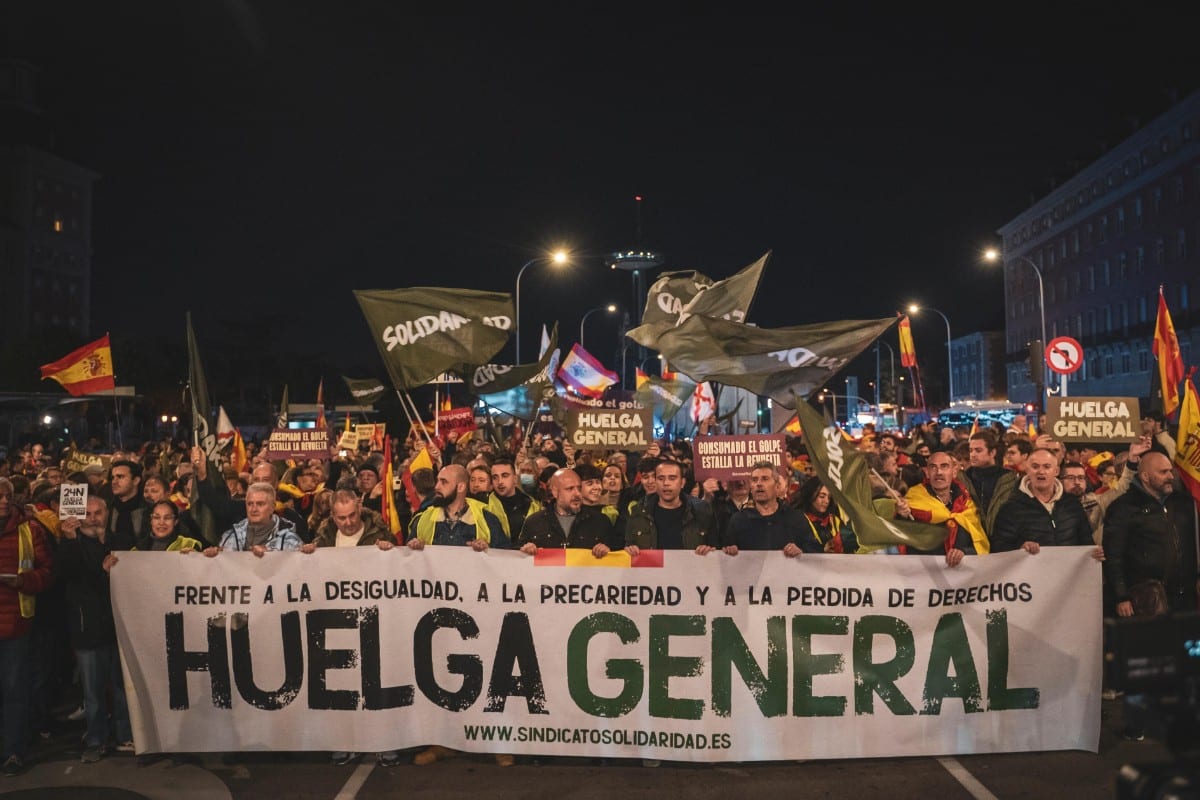 Miles de trabajadores acompañan al sindicato Solidaridad en la manifestación por la huelga general