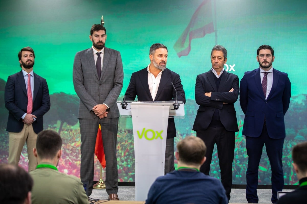 Abascal anuncia que VOX propondrá «manifestaciones institucionales» contra el golpe de Sánchez en las regiones que gobierna