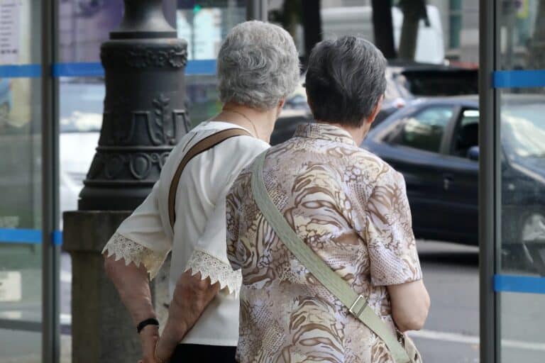 El número de personas en edad laboral por cada mayor de 65 años alcanza mínimos históricos