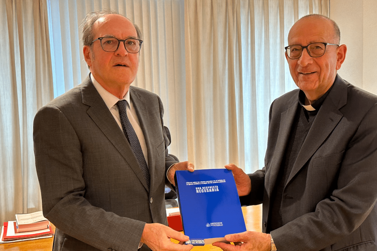 El Defensor del Pueblo entrega el informe de los supuestos abusos al cardenal Omella