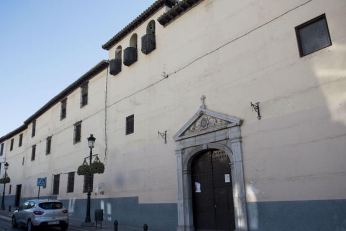 El convento de las Vistillas de Granada pierde sus raíces culturales tras casi cinco siglos y se convertirá en un templo budista