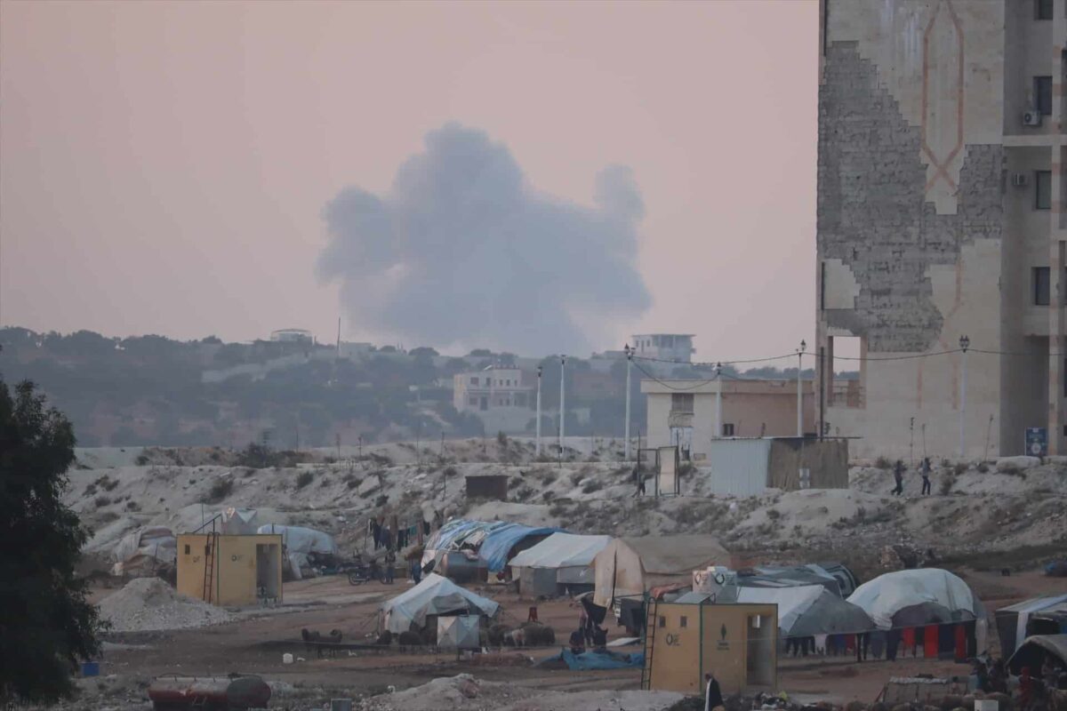 Mueren cinco civiles en el noroeste de Siria tras un bombardeo atribuido a aviones de Rusia