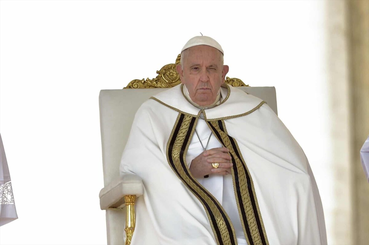 El Papa pide volver a las raíces de la Navidad frente al «modelo consumista»