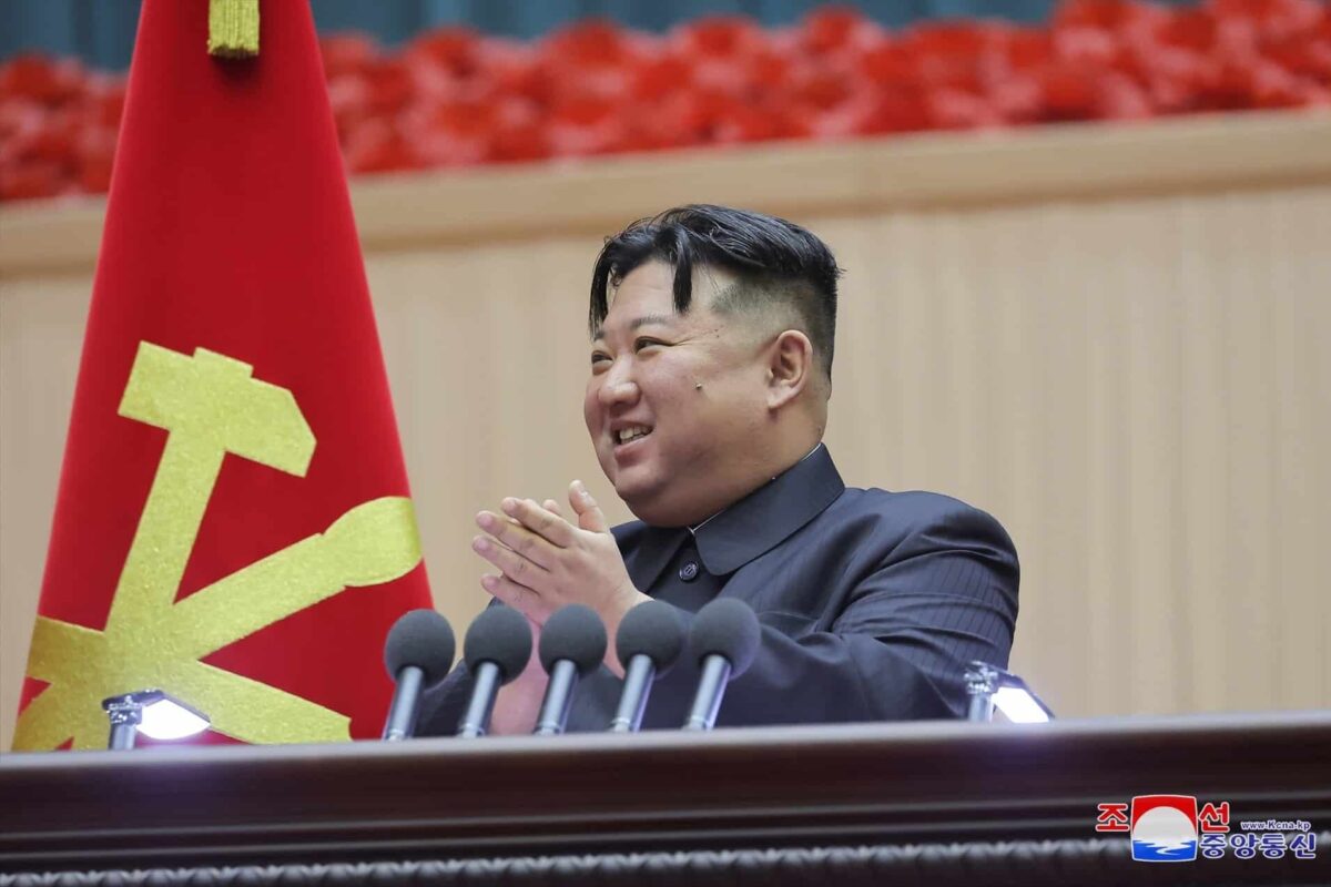Kim Jong Un pide «acelerar» los preparativos de guerra e impulsar el programa nuclear de Corea del Norte