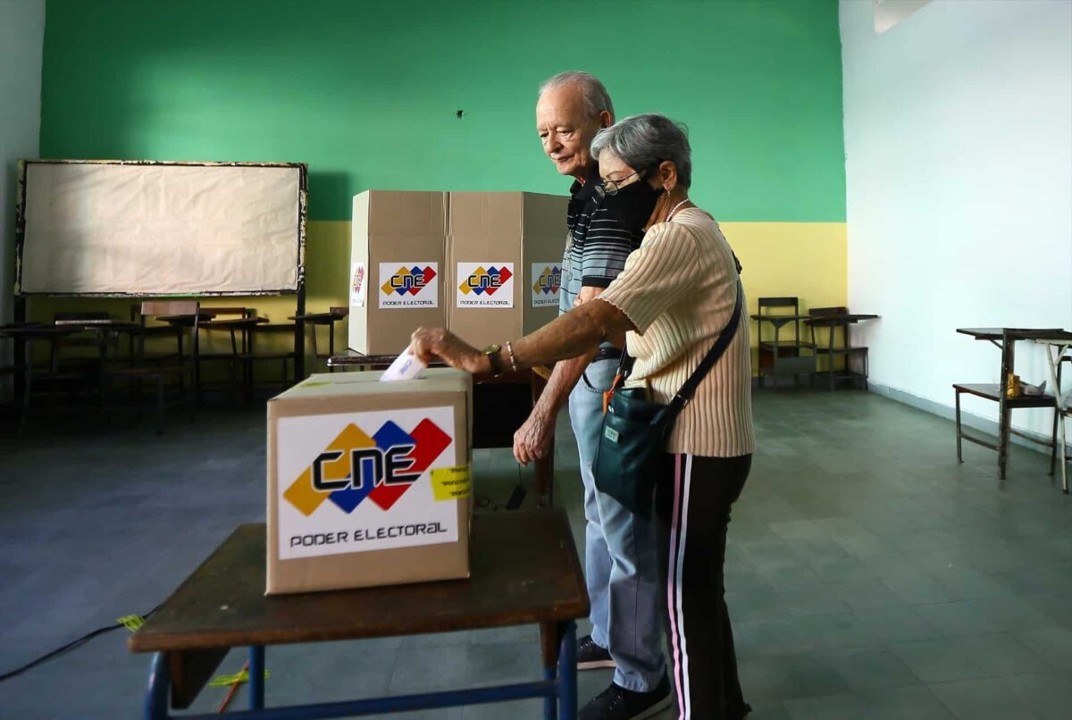Venezuela aprueba con «abrumadora» mayoría el referéndum sobre el Esequibo