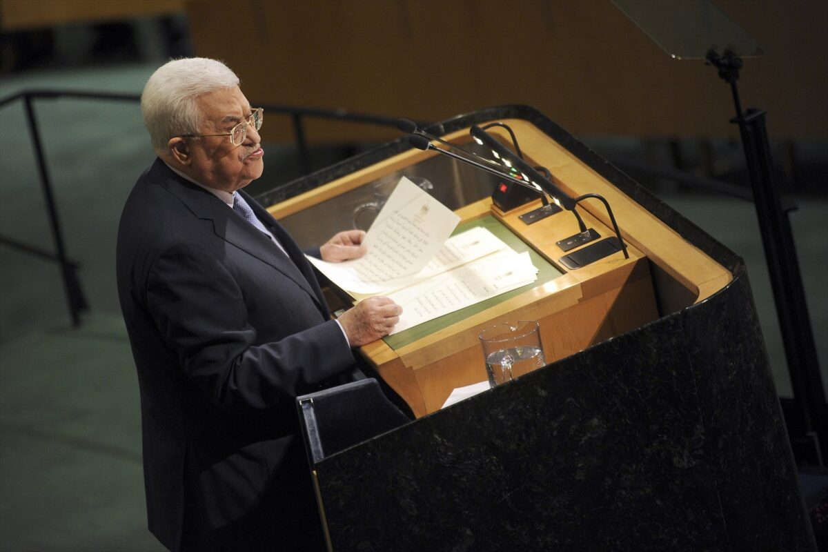 Abbas considera que el veto al alto el fuego en Gaza convierte a EEUU en «cómplice de genocidio»