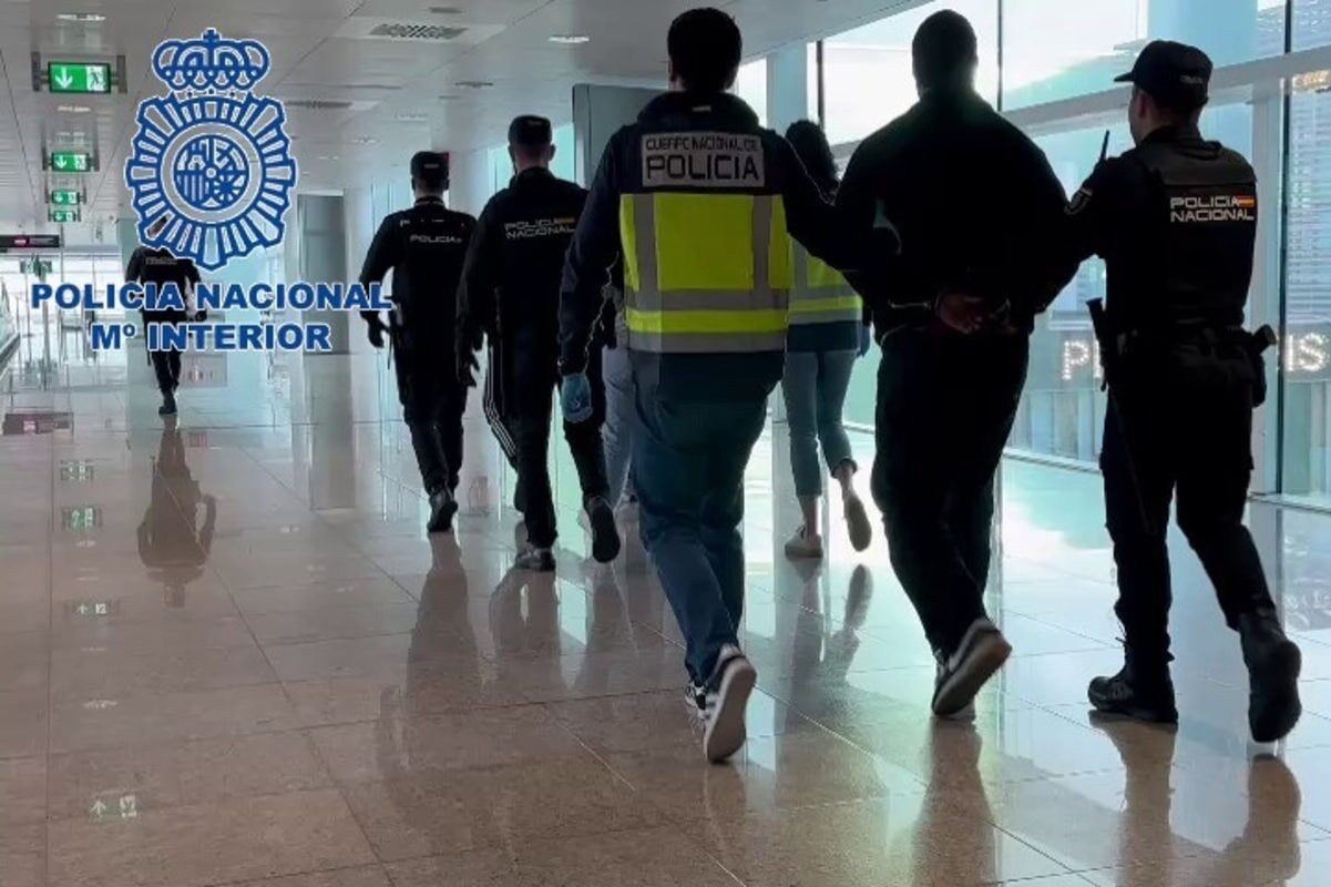 Tres detenidos en el Aeropuerto de Barcelona acusados de enviar droga a distintos países