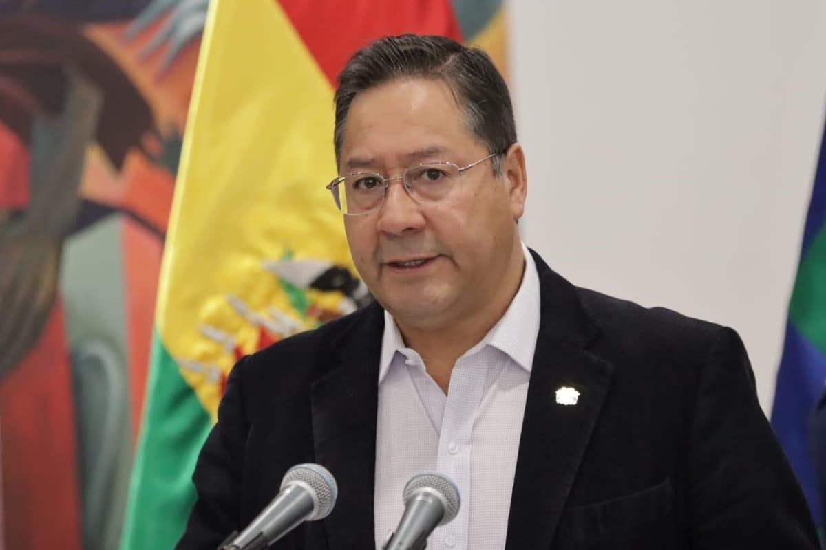 El presidente de Bolivia apoya a Sánchez y le anima a «combatir» la «antipolítica»
