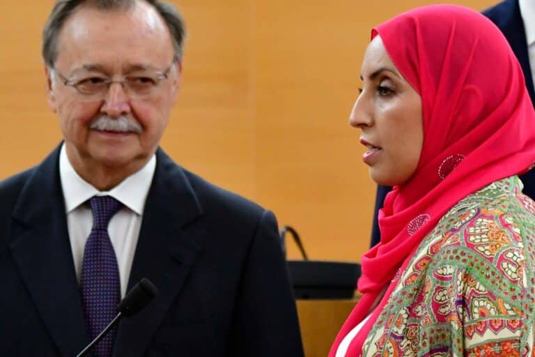 El Gobierno de Ceuta (PP) apoya el reparto de menas y señala que el decreto del Gobierno de Sánchez «ofrece una solución eficaz»