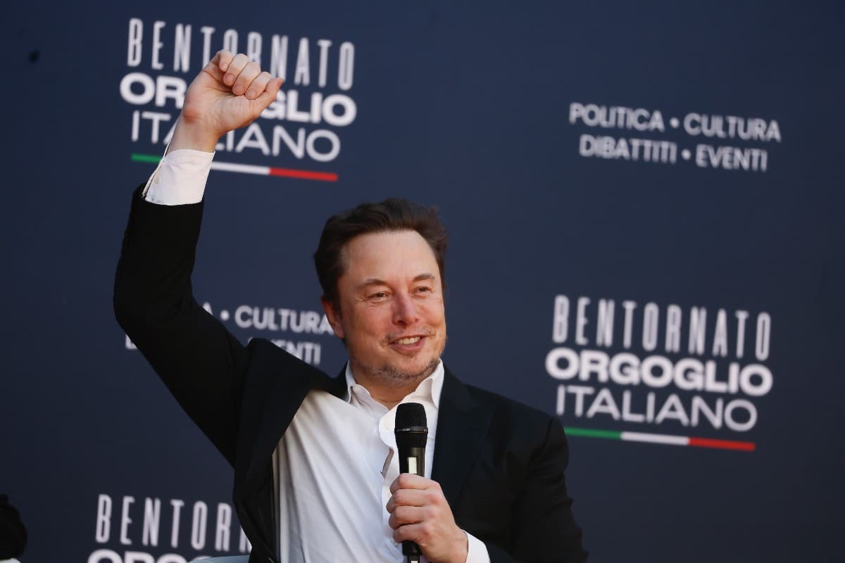 Elon Musk amenaza a Alexandre de Moraes con hacer públicas las órdenes de bloqueo y exige su dimisión