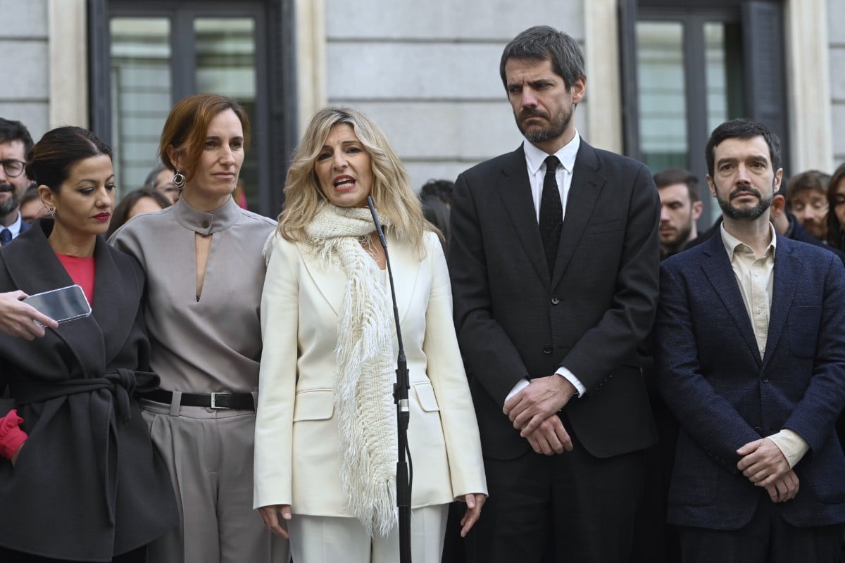 Yolanda Díaz atiende a medios a su llegada al acto de homenaje a la Constitución. Europa Press.