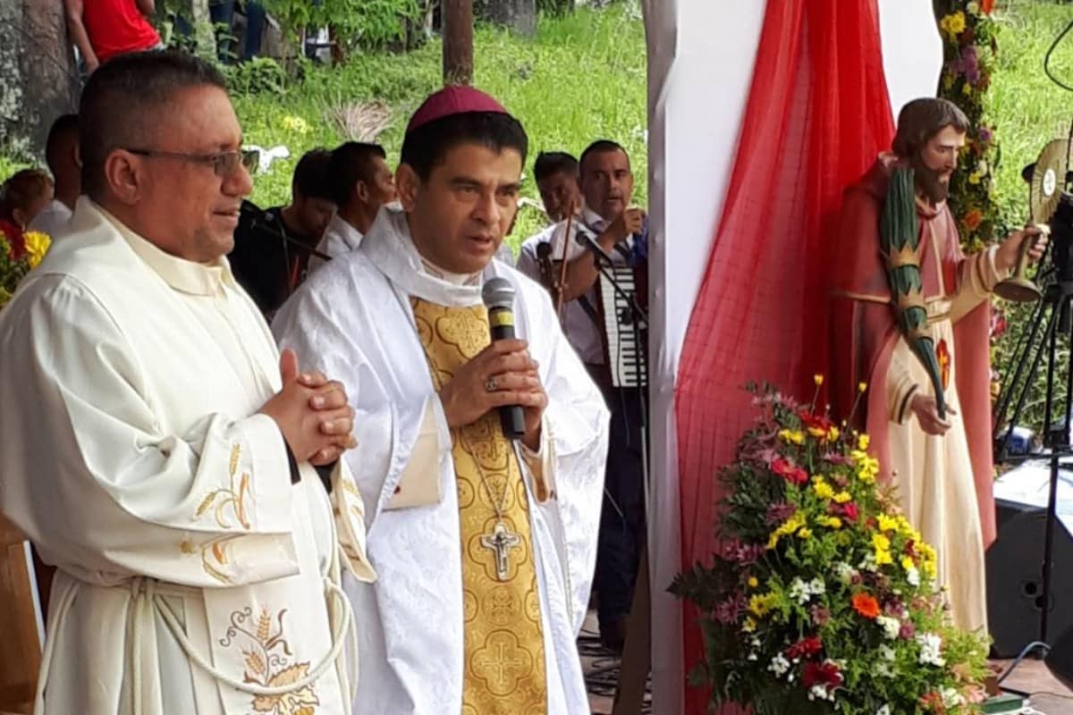 Ortega encarcela a un obispo en medio de una nueva escalada contra los católicos en Nicaragua