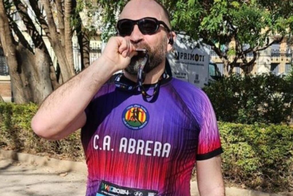 Antonio Serrano tras terminar la carrera. RRSS.
