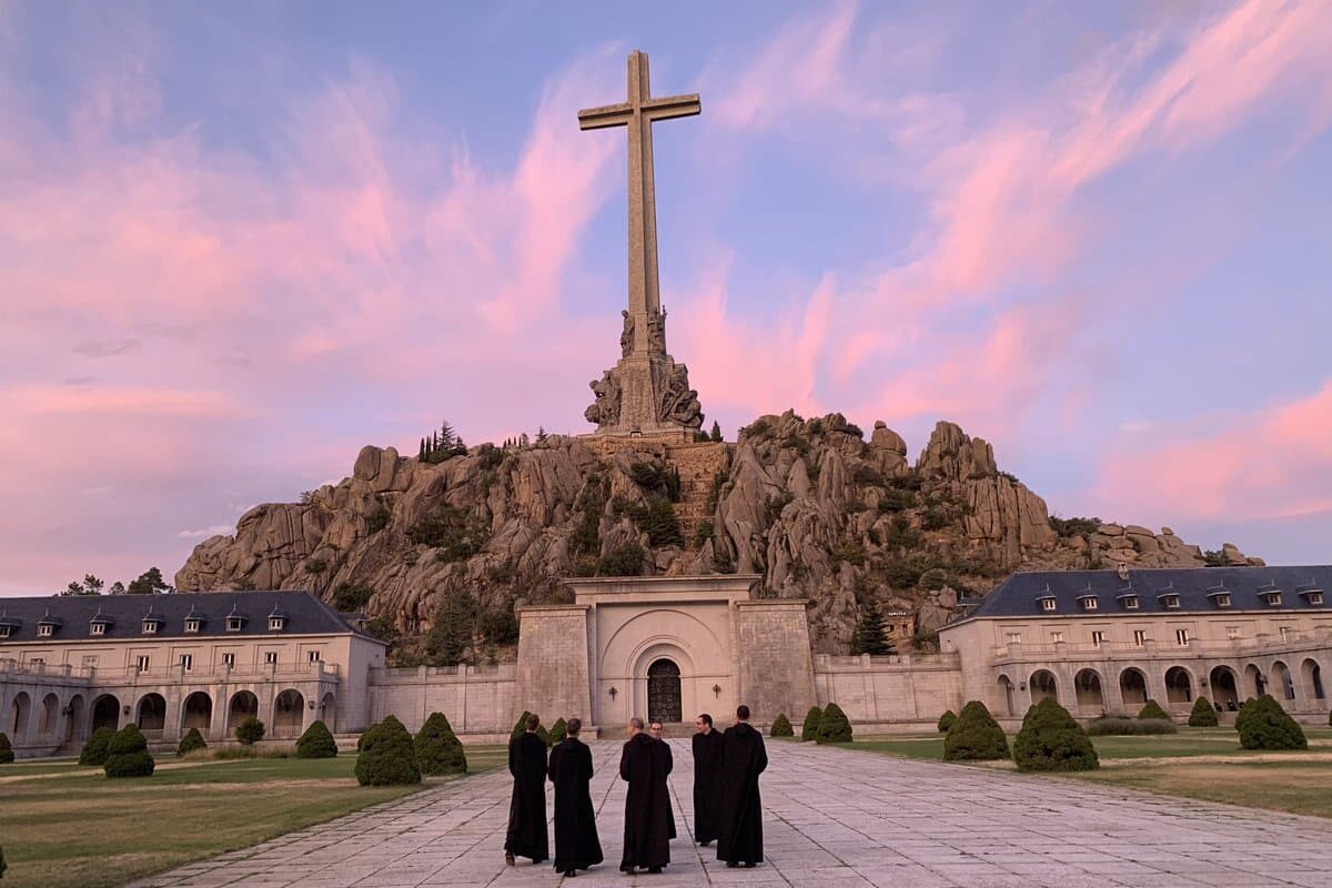 Los monjes benedictinos del Valle de los Caídos no saldrán sin la firma del Vaticano: «Ese es nuestro acuerdo»