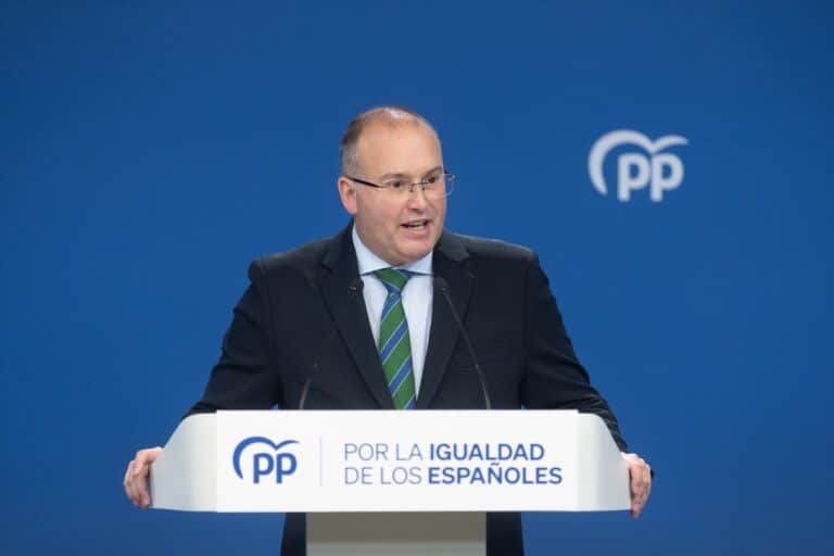 Miguel Tellado (PP) llama a regularizar a todos los inmigrantes que han entrado ilegalmente en España