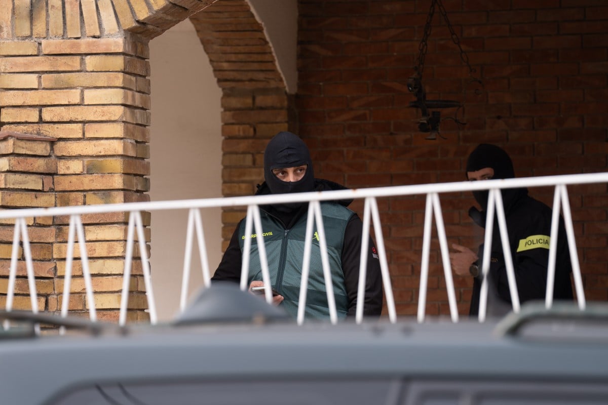 Operación antiyihadista en Barcelona y Badajoz: los agentes investigan a un preso checheno de la cárcel de Brians 2