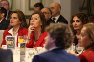 Francina Armengol con dos vicepresidentas. Europa Press.