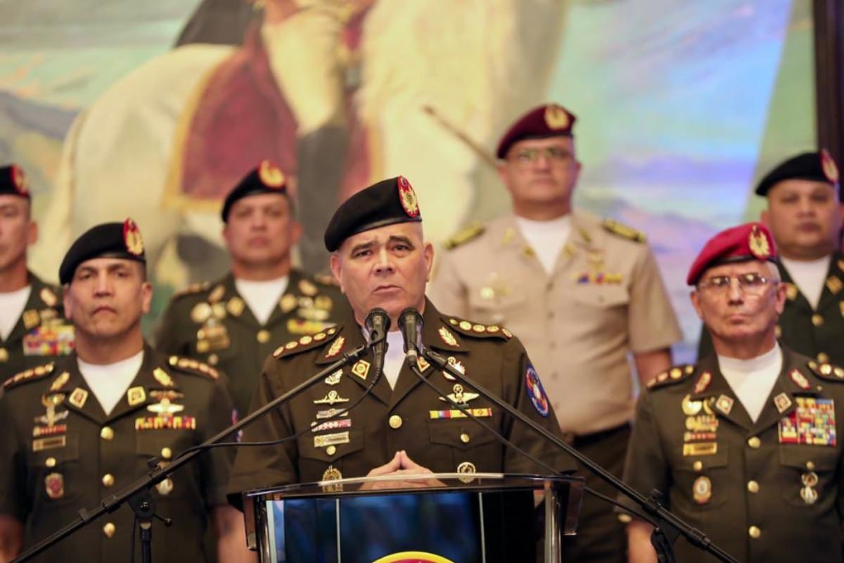 Las Fuerzas Armadas de Venezuela expulsan a 33 militares acusados de «conspirar» contra Maduro