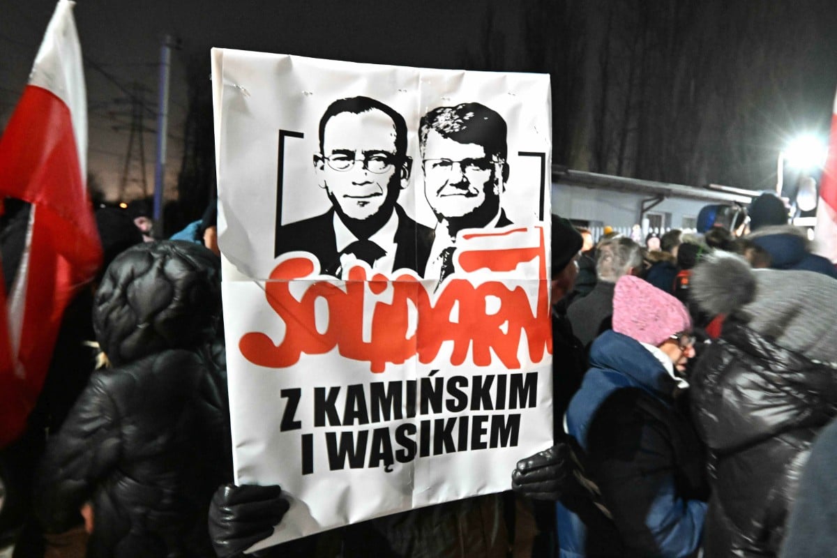 Antiguos jefes de los servicios secretos polacos exigen la «liberación inmediata» del exministro del Interior y su mano derecha