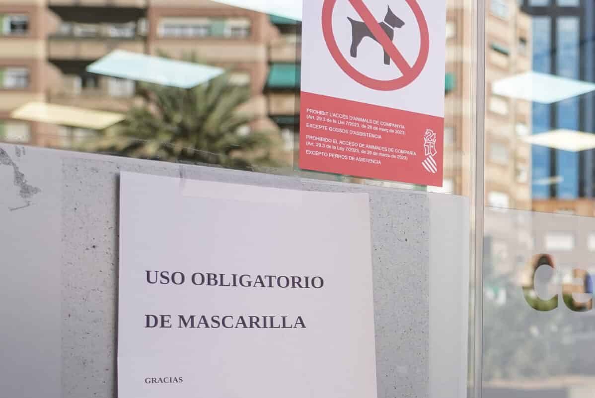 La mascarilla también pasa a ser obligatoria en hospitales y centros de salud de Murcia
