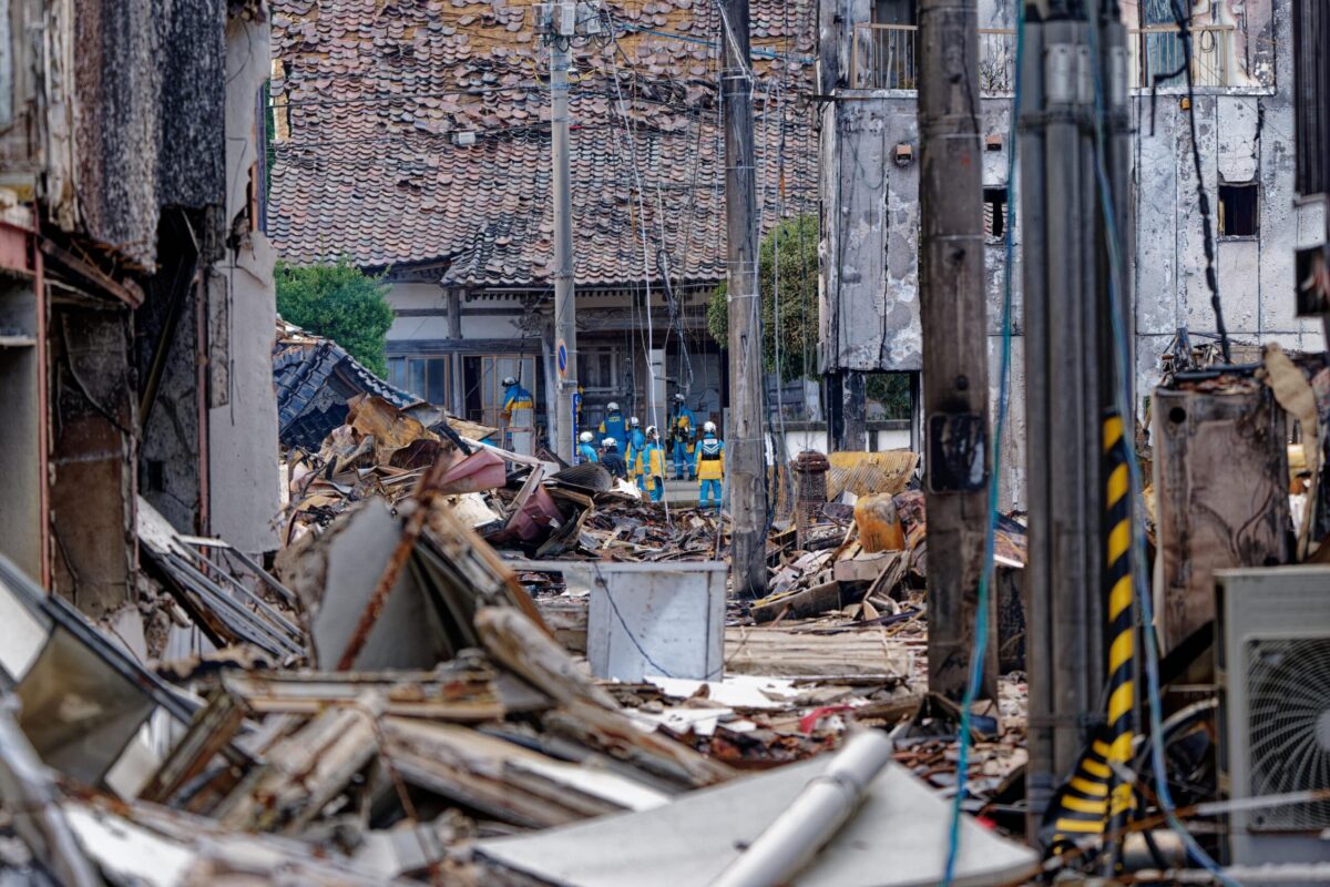 La cifra de víctimas por el terremoto de magnitud 7,6 en el oeste de Japón supera el centenar