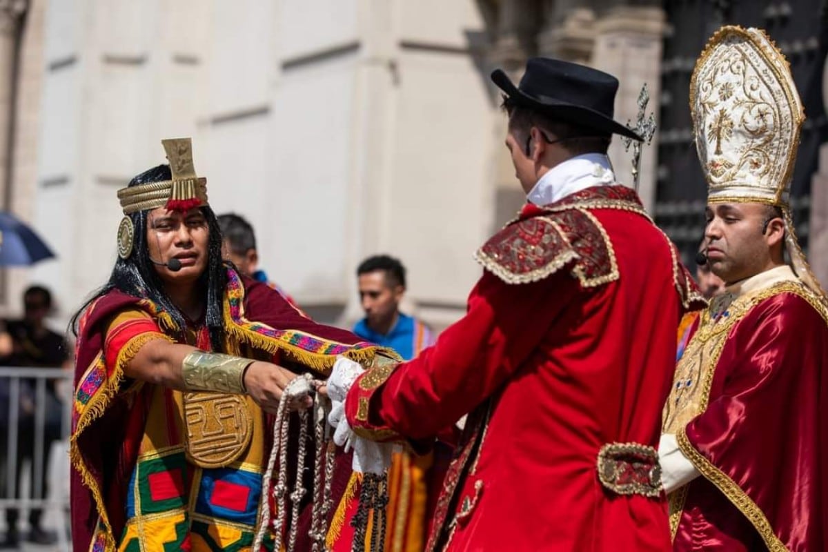 Lima celebra su 489 aniversario con la escenificación del encuentro entre un inca y el virrey