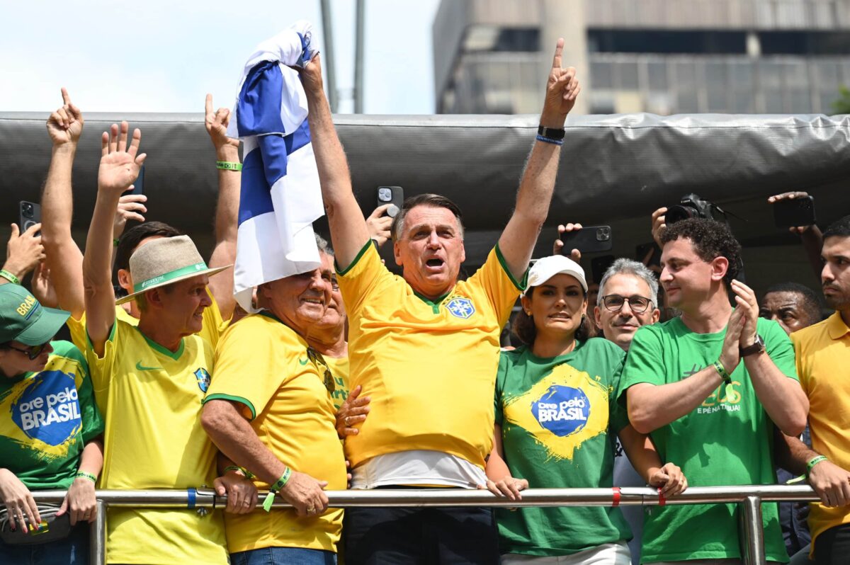 Bolsonaro defiende su condición de perseguido político en una manifestación multitudinaria en Sao Paulo