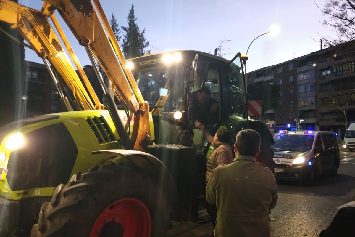 Tractorada en el Domingo de Piñata de Ciudad Real: siete tractores cierran el multitudinario desfile de comparsas y carrozas