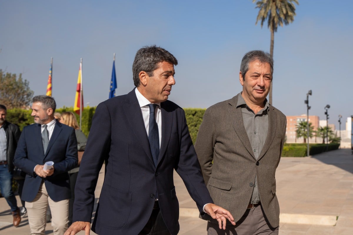 El 'president' de la Generalitat, Carlos Mazón (i) y el vicepresidente primero y conseller de Cultura y Deporte de Valencia, Vicente Barrera. Europa Press.