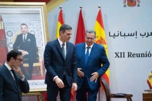 El presidente del Gobierno, Pedro Sánchez (i) y el jefe de Gobierno del Reino de Marruecos. Europa Press.