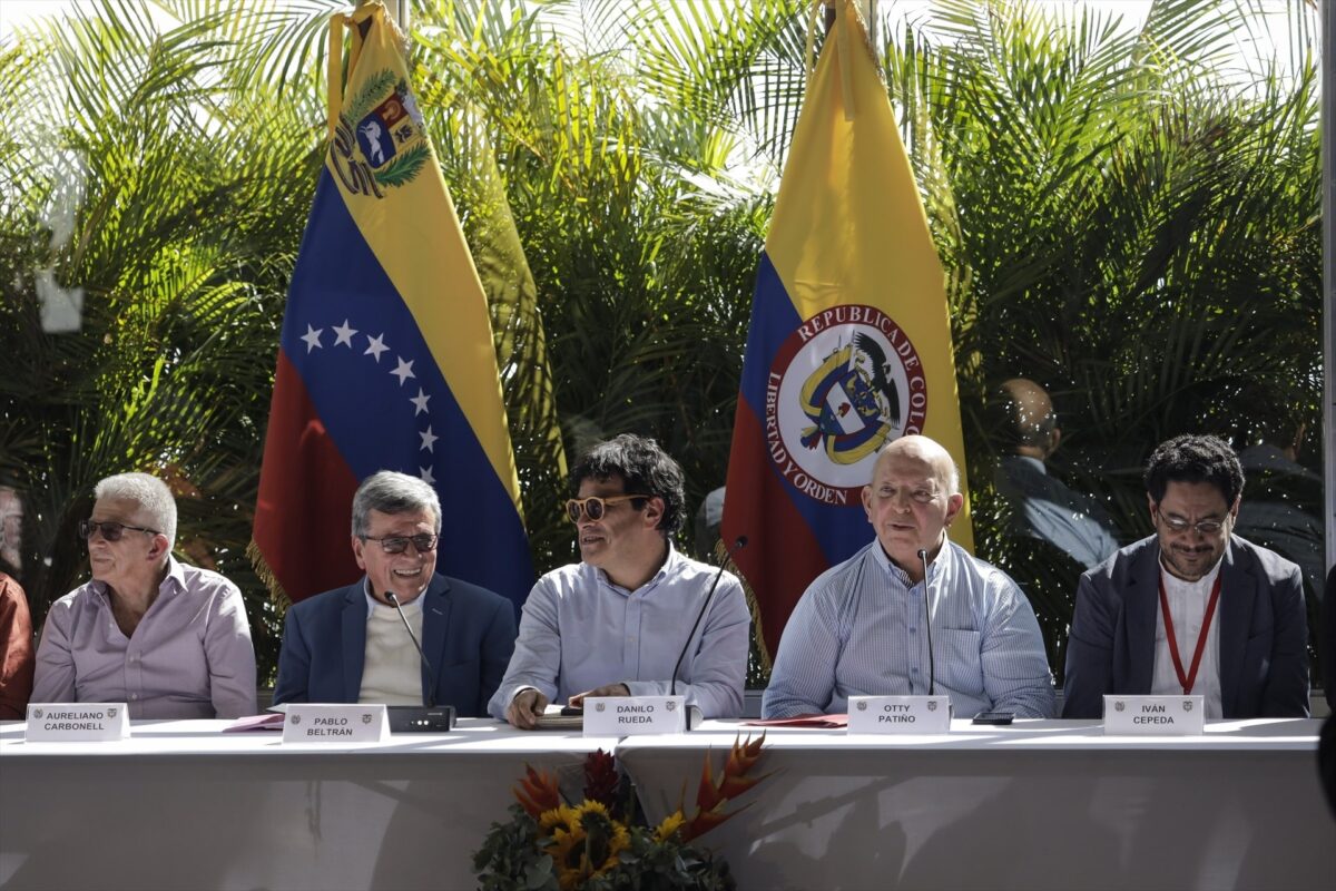 El Gobierno de Colombia y el ELN seguirán con los diálogos de paz tras el reciente «congelamiento»