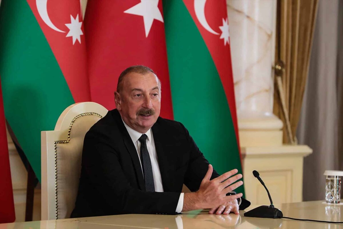 Azerbaiyán celebra unas presidenciales con Aliyev como gran favorito tras la reintegración de Nagorno Karabaj