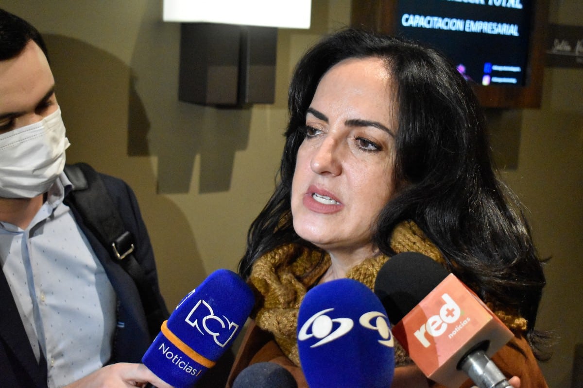 María Fernanda Cabal denuncia que «petristas» tienen un plan contra ella y exige medidas de seguridad