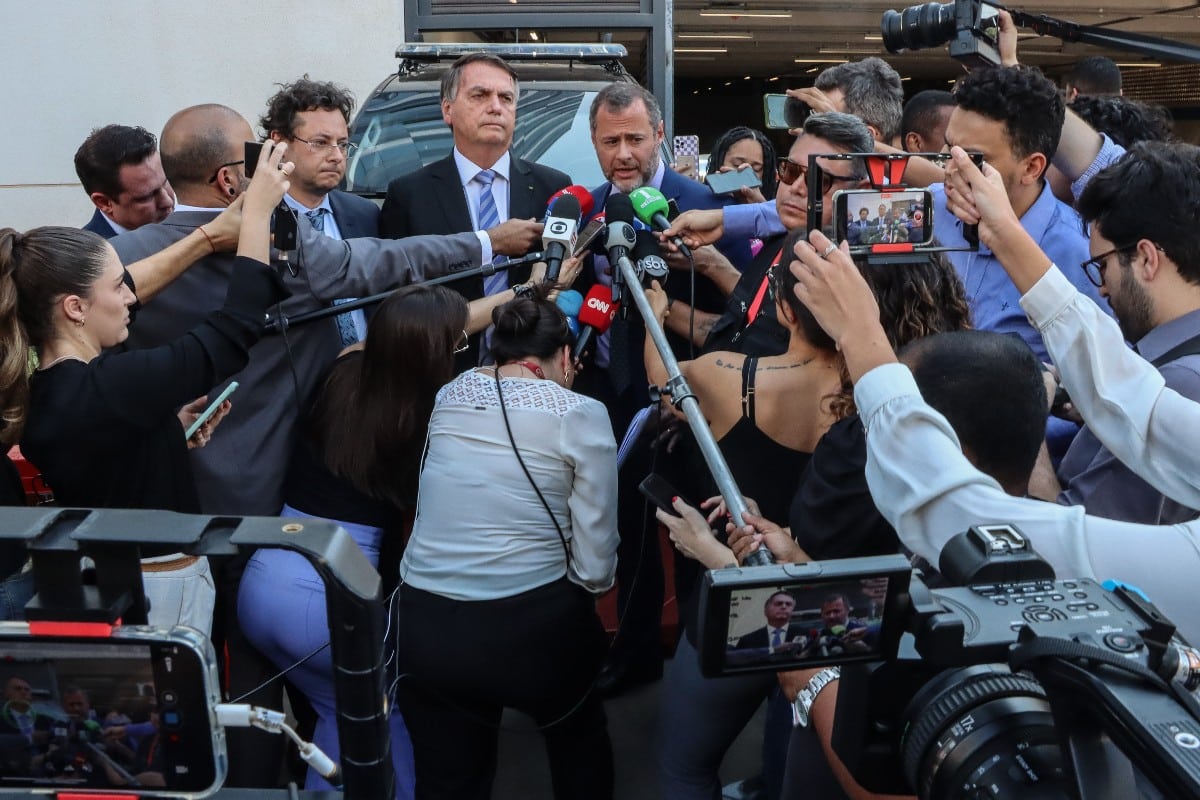Bolsonaro omite hacer declaraciones durante su comparecencia ante la Policía Federal
