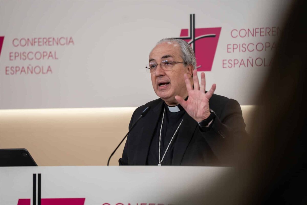 Los obispos españoles invitan a un viaje con todo pagado a aquellos que no marcan la casilla de la Iglesia en la Renta para que puedan conocer «todo lo que hacemos»
