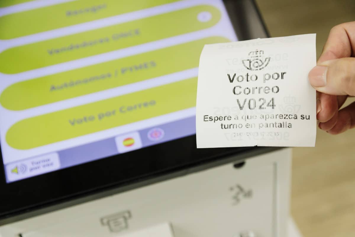 Correos admite casi 63.000 solicitudes de voto por correo para las elecciones gallegas, un 18% menos que en 2020