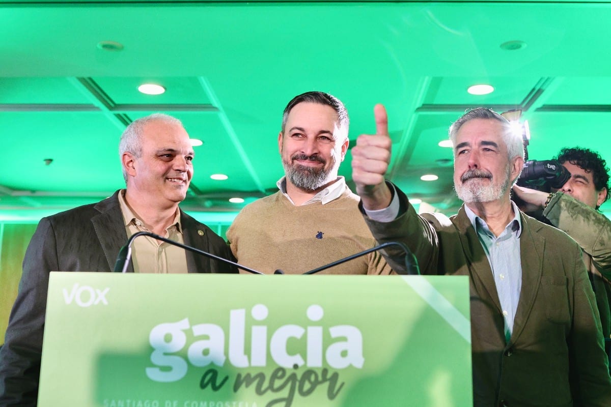 Abascal subraya la necesidad de que VOX entre en Galicia y le ponga «riendas» al PP para que no se vaya hacia la izquierda